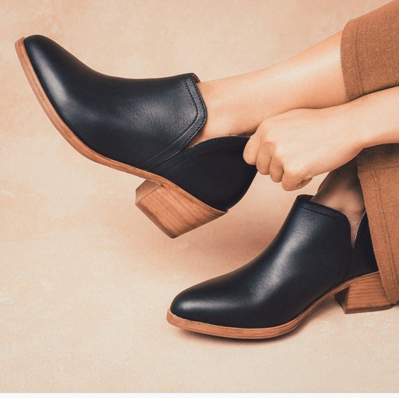 Sonoma Shoes - New Studded Chelsea Stacked Heel Ankle Boot W/ Ortholite Comfort By Sonoma